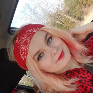 Meet your Posher, Kenzie